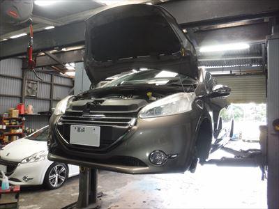 プジョー208アリュール 5MT 車検整備（VVTソレノイド+LLCリザーブ