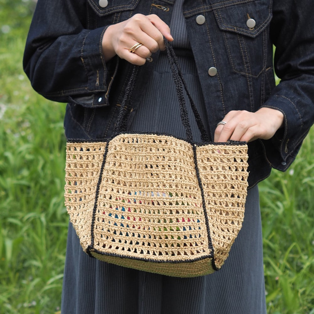 ラフィアかぎ編みバッグ 透かし正方形 NAT黒 | マンゴロベ