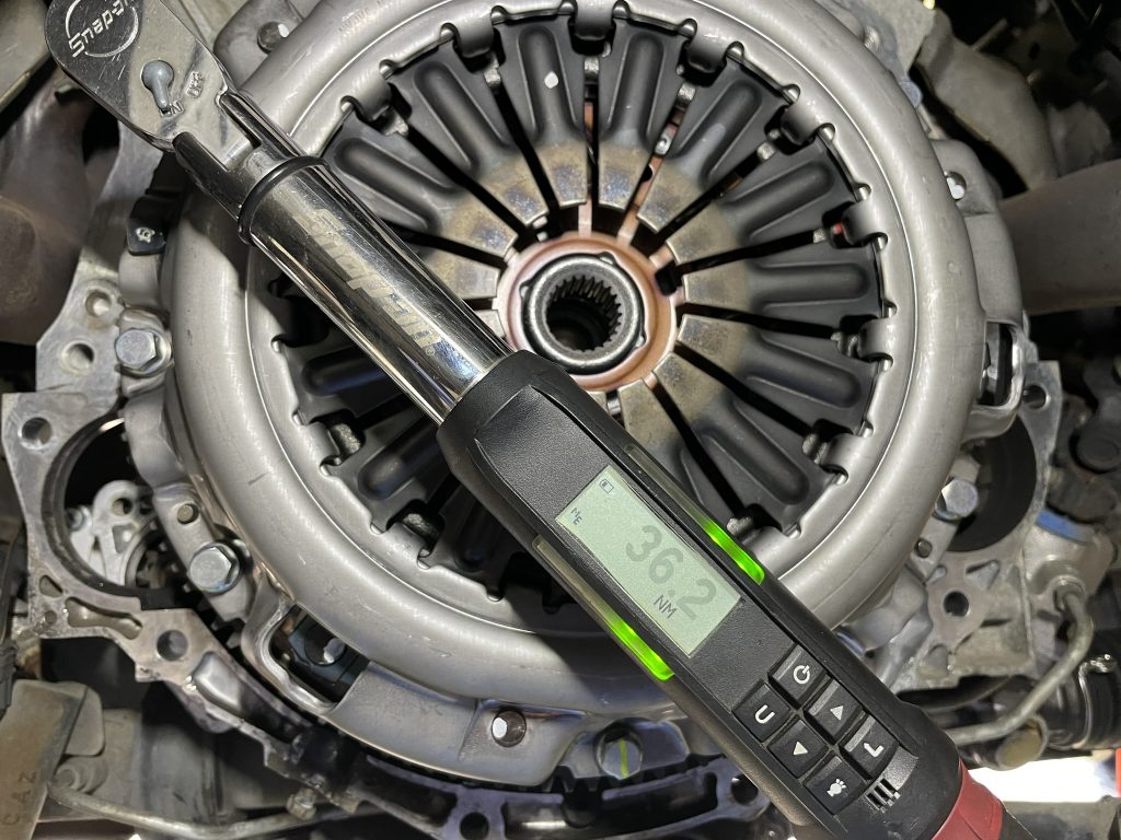 車検整備とクラッチ交換 | 三八五自動車整備工業㈱