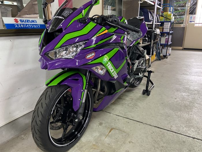 エヴァレーシングカラー展示中 | モトハウス – 名古屋・三河で新車