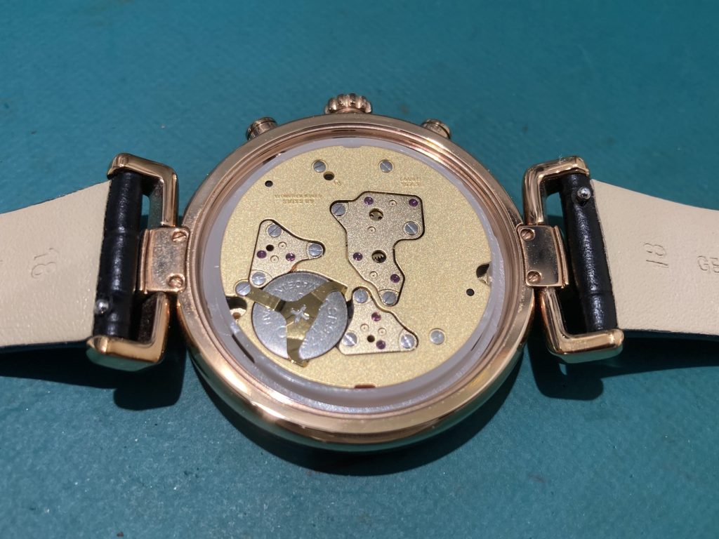 そろそろ切れるかな？ SWAROVSKI スワロフスキーの電池交換