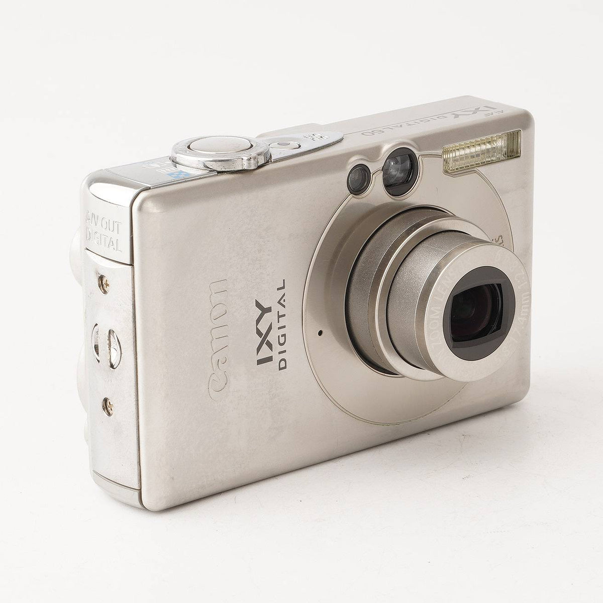 Canon IXY DIGITAL 60 / ZOOM 3X 5.8-17.4mm f/2.8-4.9 (10083