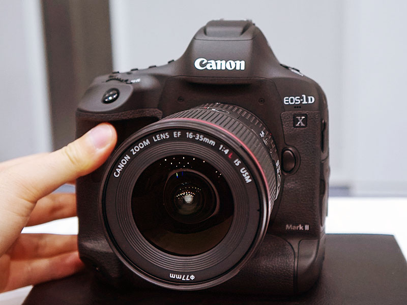 キヤノン、4K/60p撮影可能なデジタル一眼最上位「EOS-1D X Mark II