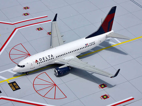 Gemini Jets Plastics Premiere Delta 737-700 1/200 Scale Model