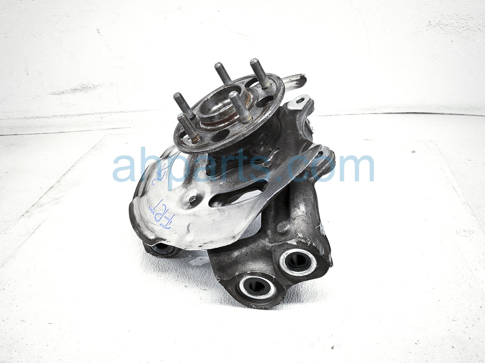 2020 Kia Stinger Front Driver Spindle Knuckle Hub 51710-J5600,