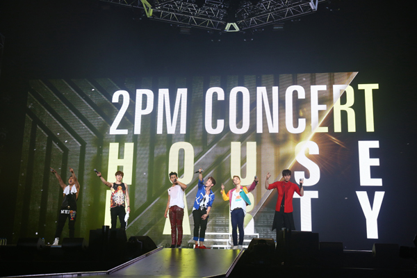 K-POP・アジア 2PM CONCERT HOUSE PARTY Amazon.co.jp: 2015 2PM