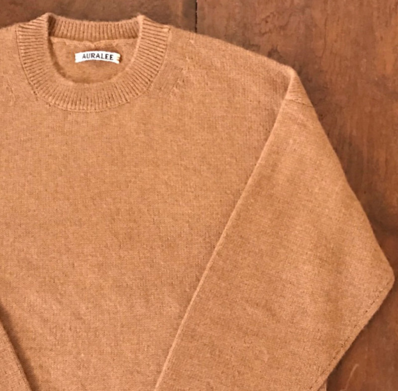 AURALEE ベビーキャメルプルオーバーニット | Belluria