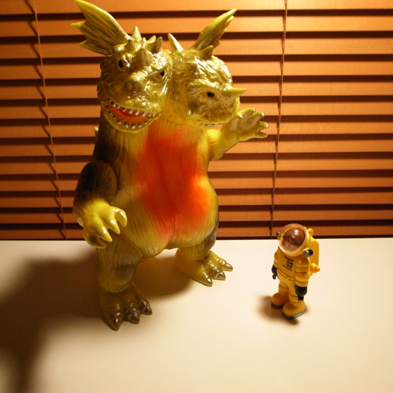 ZOLLMEN 双生獣バジラ RUMBLE MONSTERS Ver. - エスムスザイン es muss