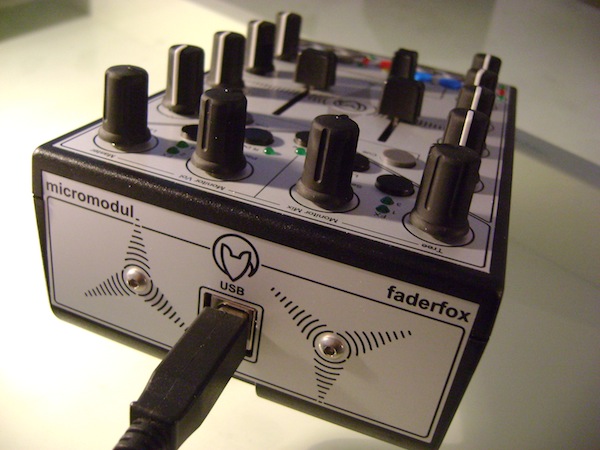 Review & Video: Faderfox Micromodul DJ3 - Digital DJ Tips