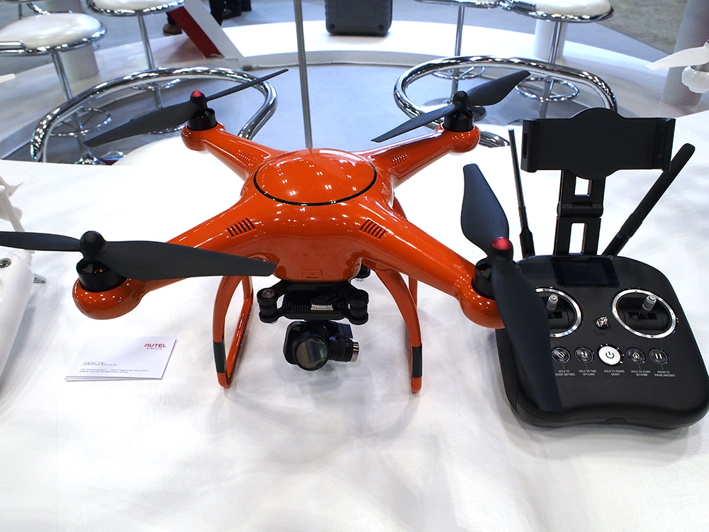 ジャパン・ドローン2016」で見かけた最新ドローンたち - デジカメ