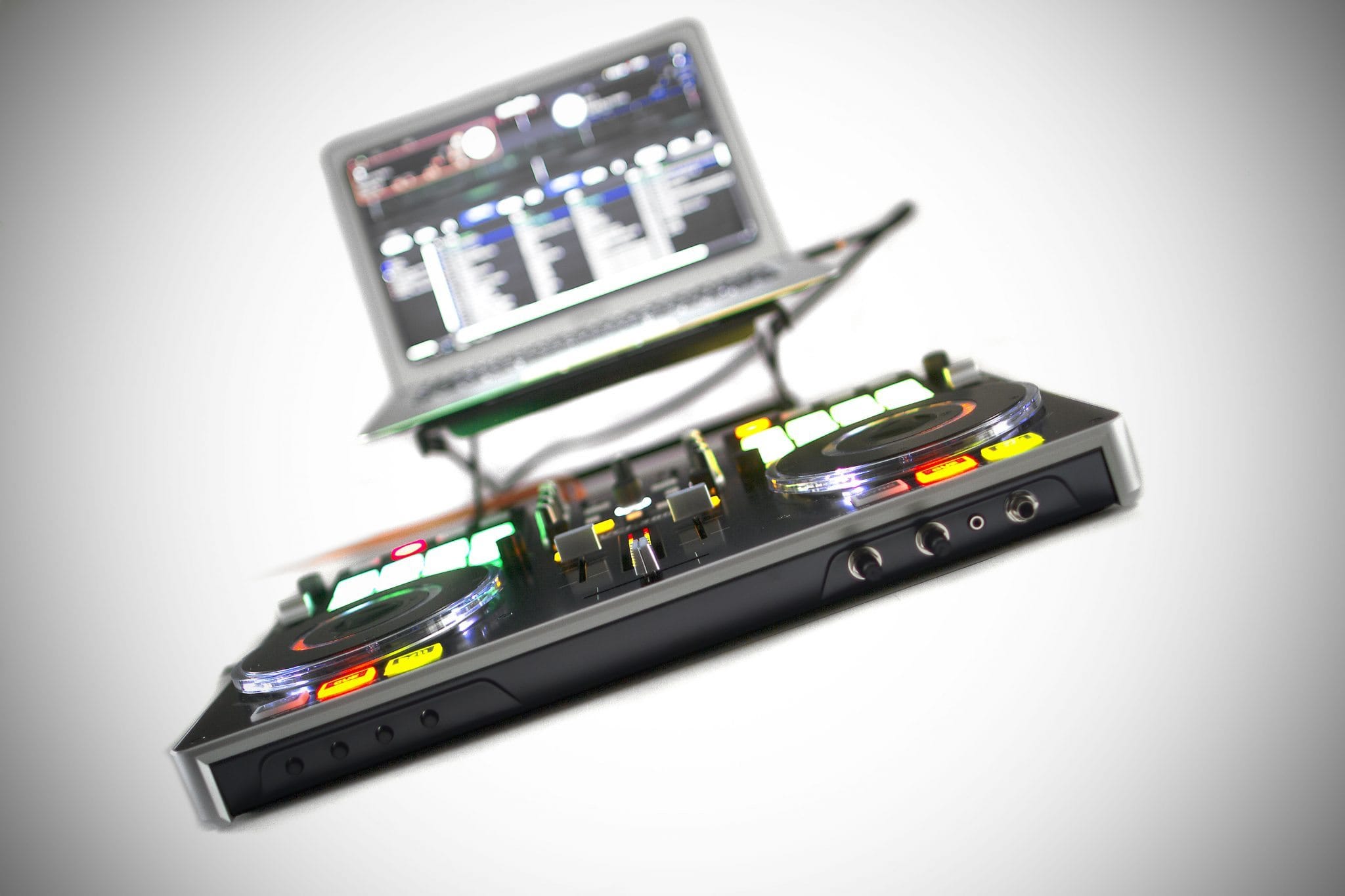 REVIEW: Vestax VCI-380 DJ Controller Part 1 – DJWORX