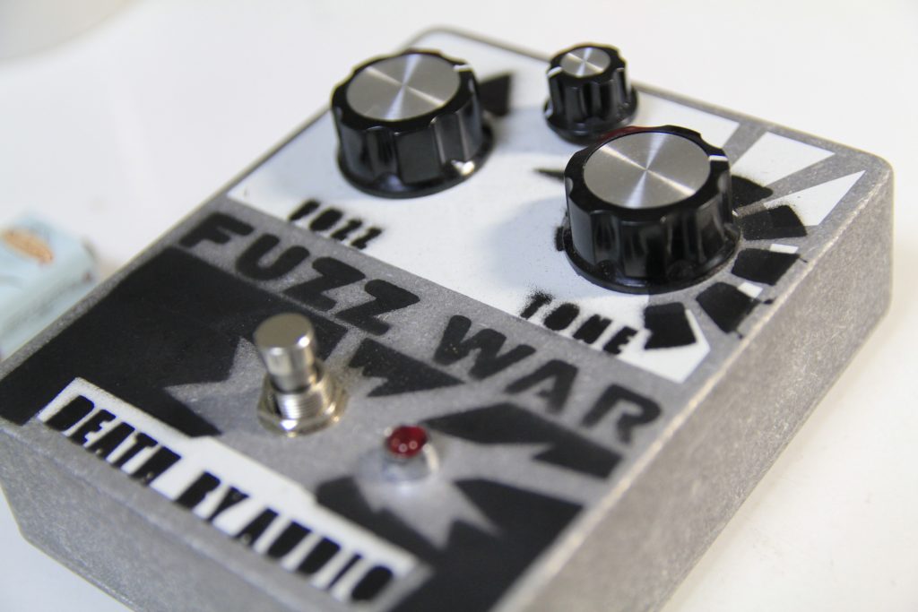 Death By AudioのFuzz Warレビュー！これが轟音か・・・というFuzzで