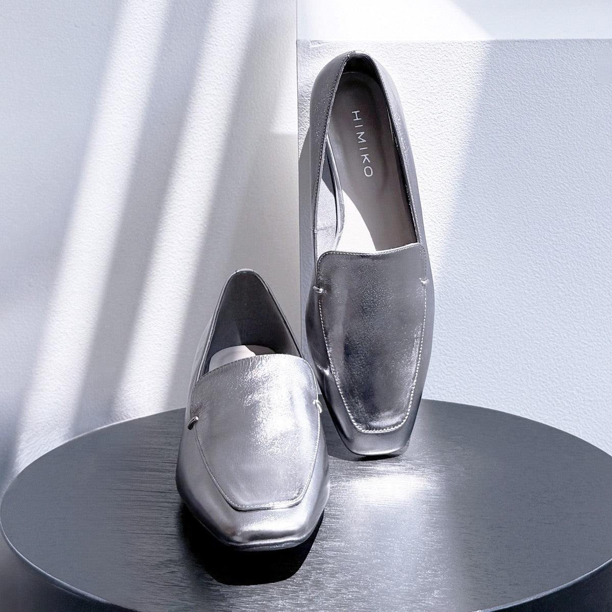 Himiko Himiko [WEB Exclusive Design] Metal Accent Loafers/640009