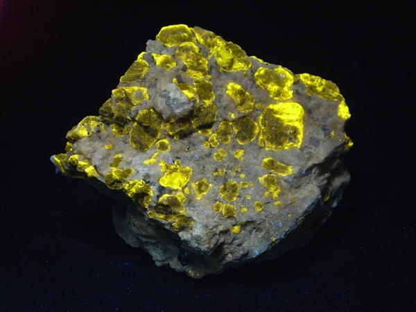 Fluorapatite(フッ素燐灰石)