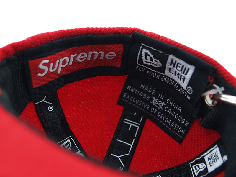 Supreme 'New Era Keychain'ニューエラ キーチェーン Box Logo