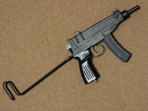 東京マルイ スコーピオン Vz.61 (vol.2) ～ リポバッテリー実装 - GUN