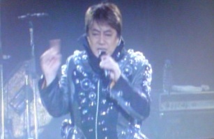 沢田研二 2004 NEW YEAR CONCERT 「爛漫甲申演唱会」: DYNAMITE