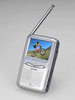 Mobile：カシオ計算機，コンパクトサイズの縦型液晶テレビ2機種を発売