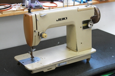 JUKI TL-72 JUKI職業用ミシンTL-72の糸取りバネ交換 | 北九州でミシン