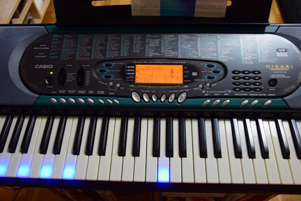 カシオ光ナビゲーションキーボード LK-70BLを引っ張り出す | イケてる