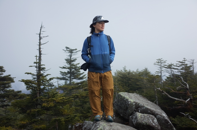 北八ヶ岳デイハイク~C9 Loft Jacketとともに~ – 池と峠と小屋とガス