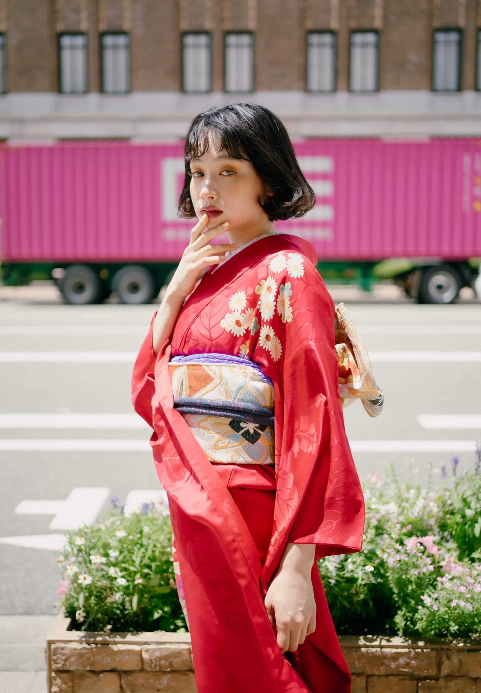 牡丹と鶴の門出｜成人式前撮り・振袖レンタルのイロドリキモノ