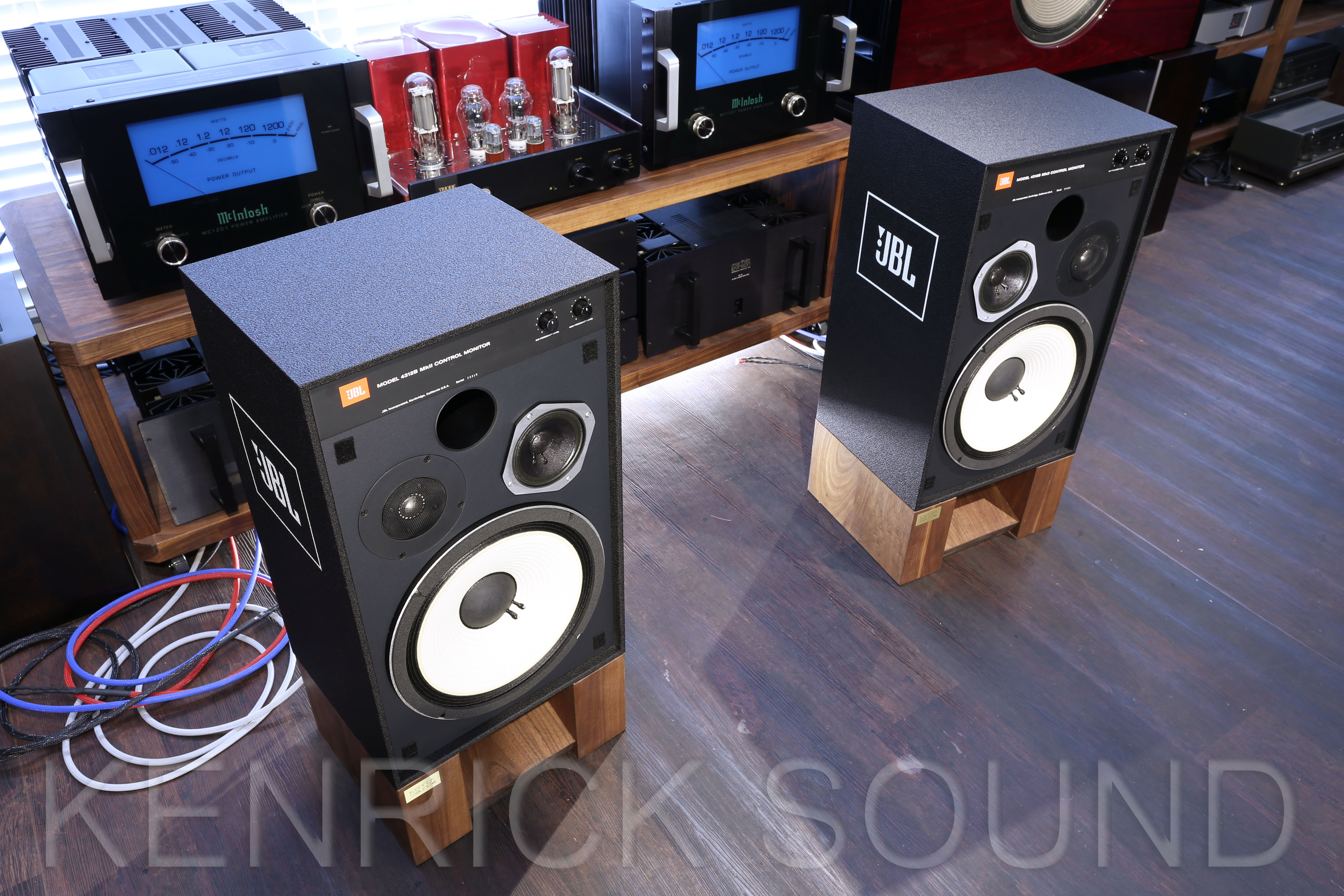 JBL 4312B MK2(MKII) 3wayスピーカー 超美品元箱付 送料無料