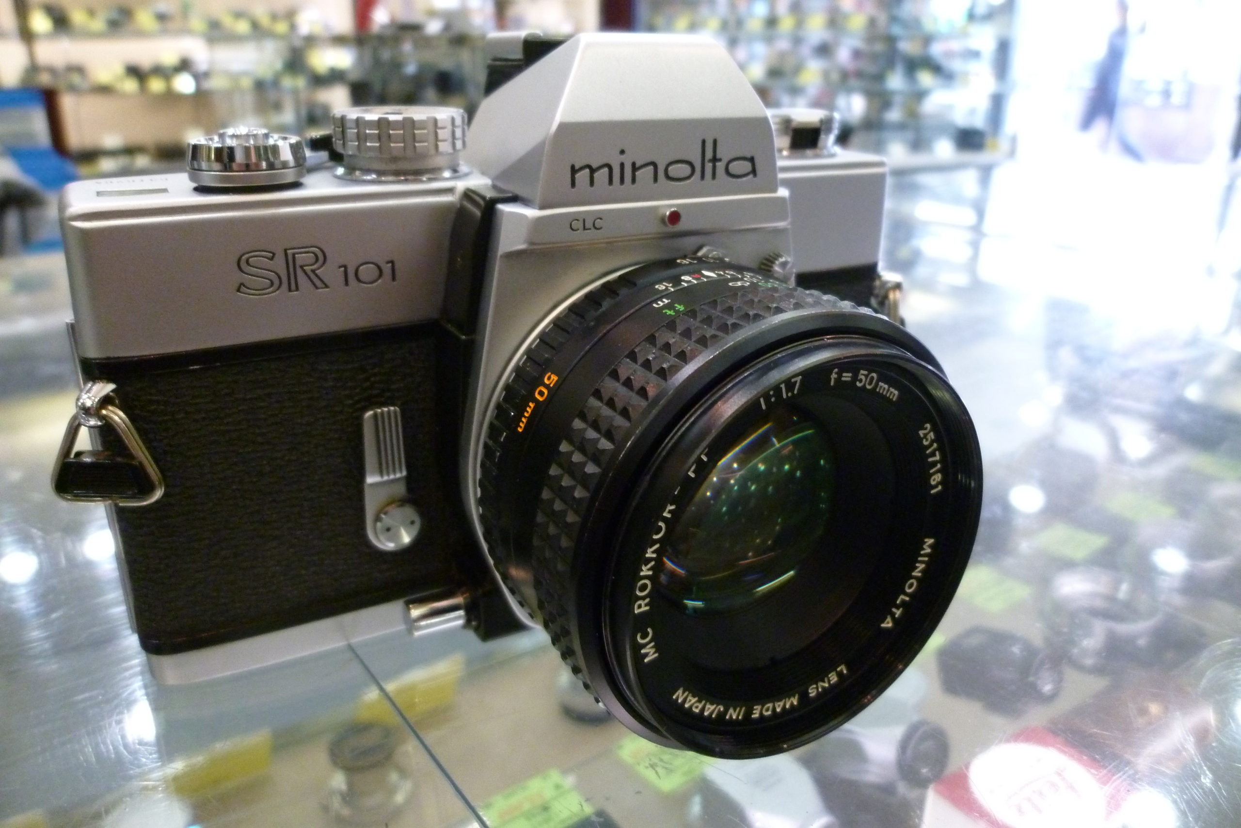 銀塩一眼レフカメラ「ミノルタ SR101」