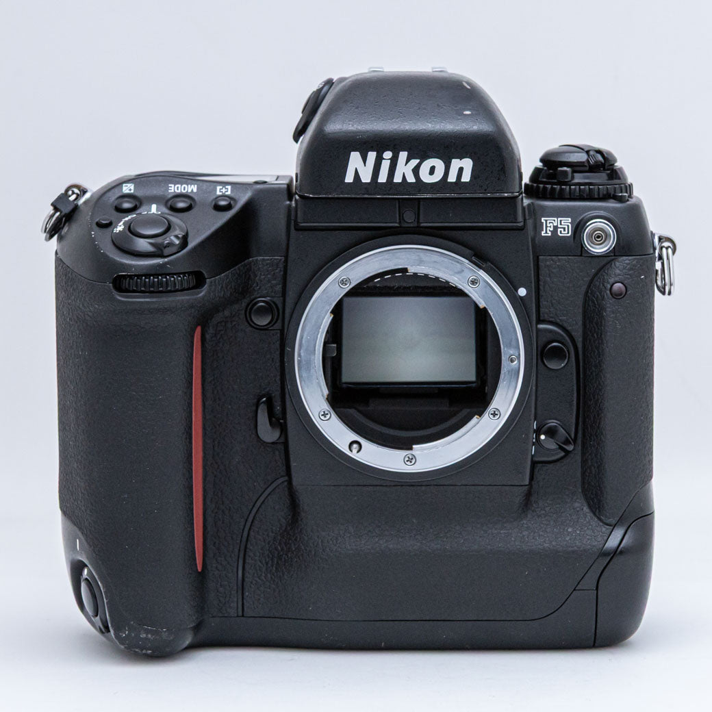 Nikon F5 – ねりま中古カメラきつね堂