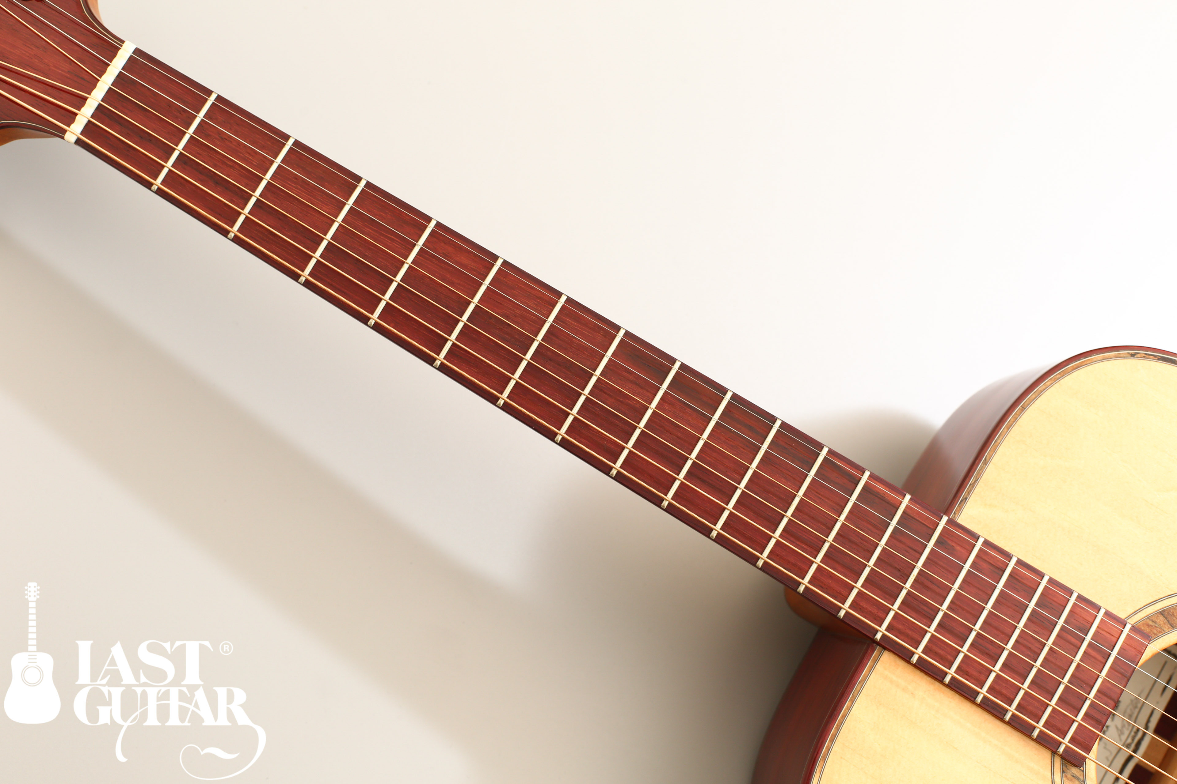 35年間自然乾燥させたハカランダを使用、ARIMITSU GUITAR CRAFT AMD