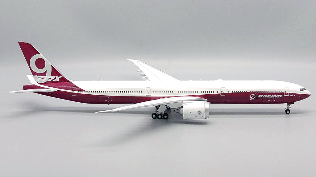 House Color Boeing 777-9 JC Wings LH2BOE265 LH2265 Scale 1:200