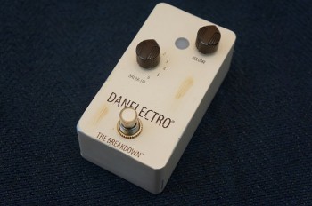 Animals Pedal Custom Illustrated 028 CAR CRUSH CHORUS/VIBE by hmng