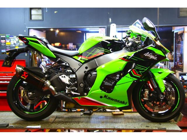 マフラー交換】カワサキ NINJA ZX-10R アクラポビッチカーボン