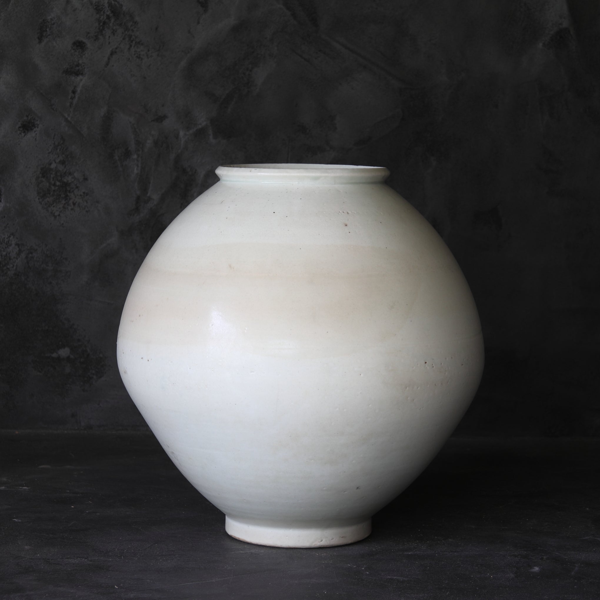 李朝 白磁 満月壷（タルハンアリ） | 入蘆花（ロカニイル）