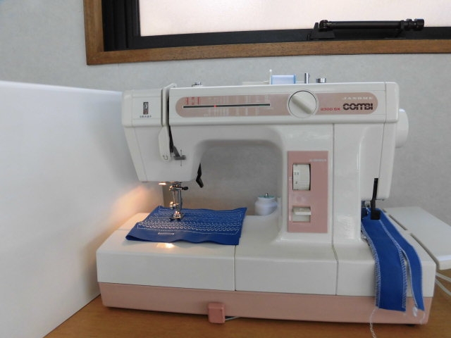 侍ミシン工房 ロック付き 1台2役の ジャノメ COMBI 2300SX-リサイクル