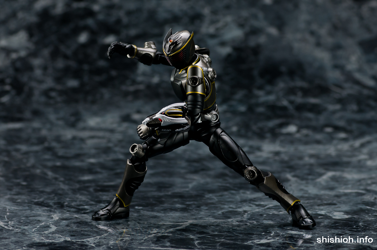 レビュー】 バンダイ 魂ウェブ商店 S.H.Figuarts 仮面ライダーリュウガ