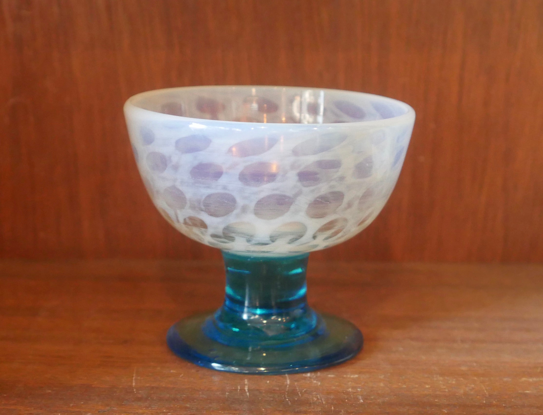 大正浪漫 氷コップ【碗型水玉紋】青脚 大正〜昭和初期 焙り出し 美品