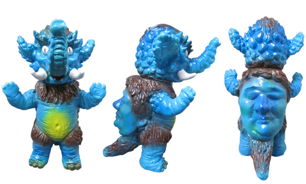 2015年11月21日のデザフェスvol.42でヤモマークが獏怪獣オーワダ