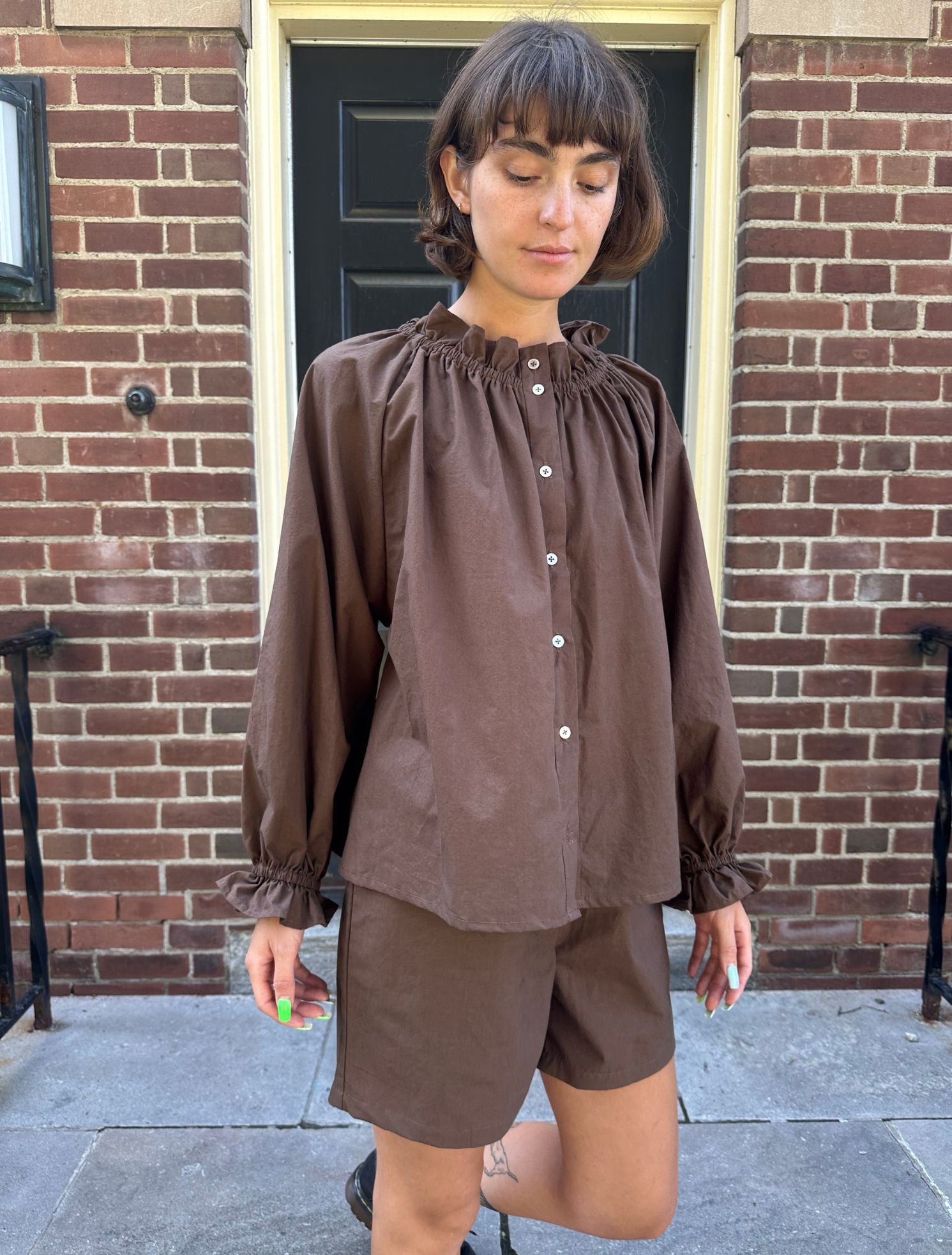 claire-blouse-chocolate-local-