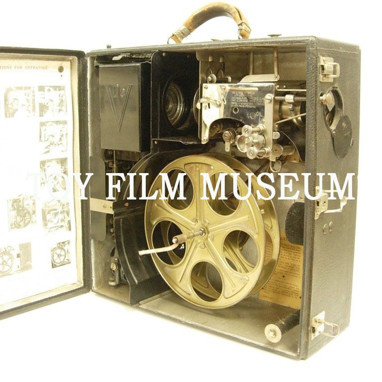 35mm DeVRY Portable Movie Projector C90｜玩具映写機 (海外)｜展示物