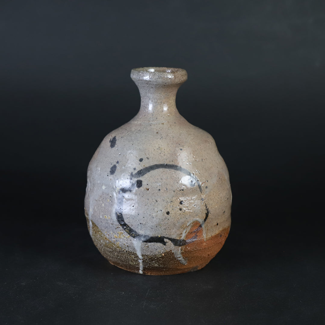 岡本作礼 作 絵唐津徳利 – ギャラリー一番館オンラインショップ