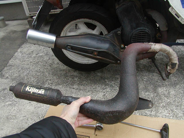 ノーマルマフラーに戻す