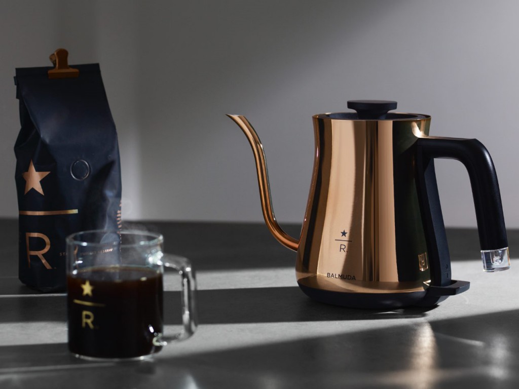 深澤直人がデザインした”やかんとティーポットを一つにした製品