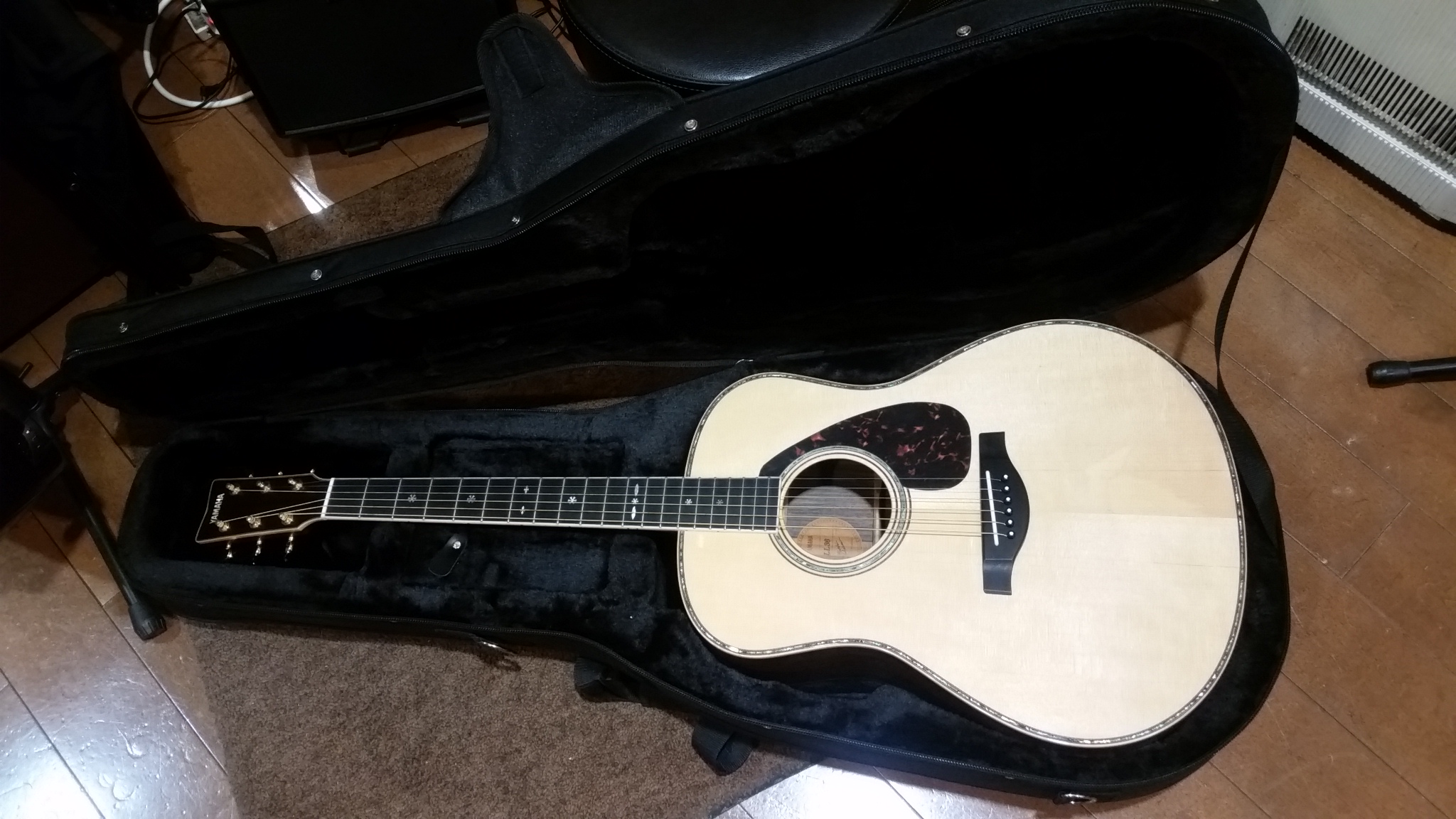 安心と信頼の日本製YAMAHAアコースティックギターに今ならギグケースが