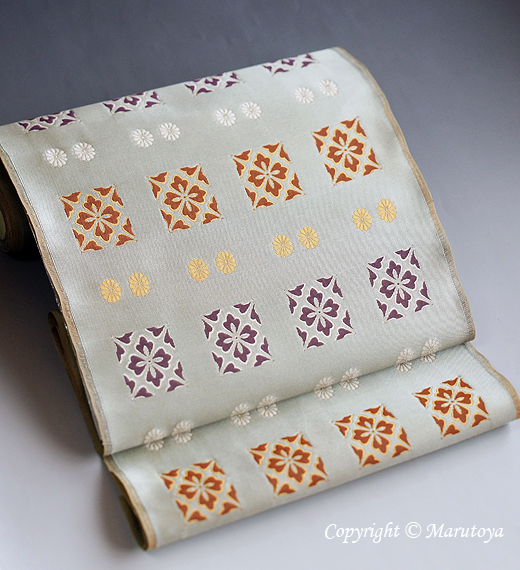 喜多川俵二 倭錦九寸名古屋帯 軟錦筥形 – 創作着物と帯の専門店 Marutoya