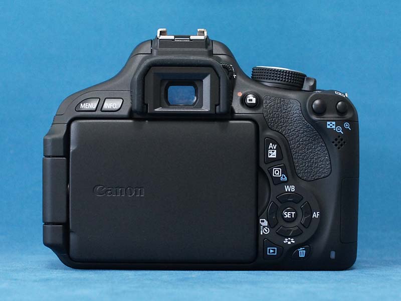 キヤノン Canon EOS Kiss X5の外観をみる /monox デジカメ 比較 レビュー