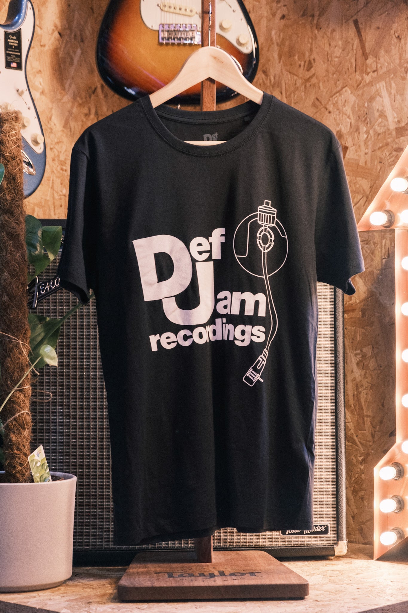 Def Jam Recordings T-Shirt Unisex – Music Bros. Ltd