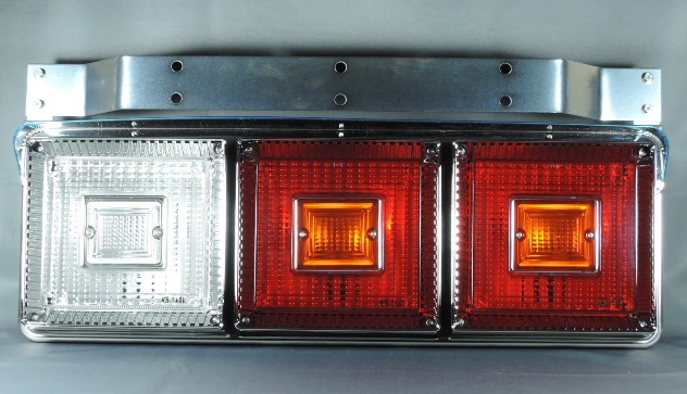 JB 06 角型テールランプ単体セット ３連テールデコトラ中型 大型 JB 角大型3連テールランプ (06対応) - トラックボディパーツトラック架
