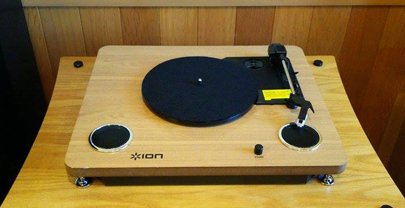 いま話題のレコードプレーヤー ION Audio Archive LPのご紹介です