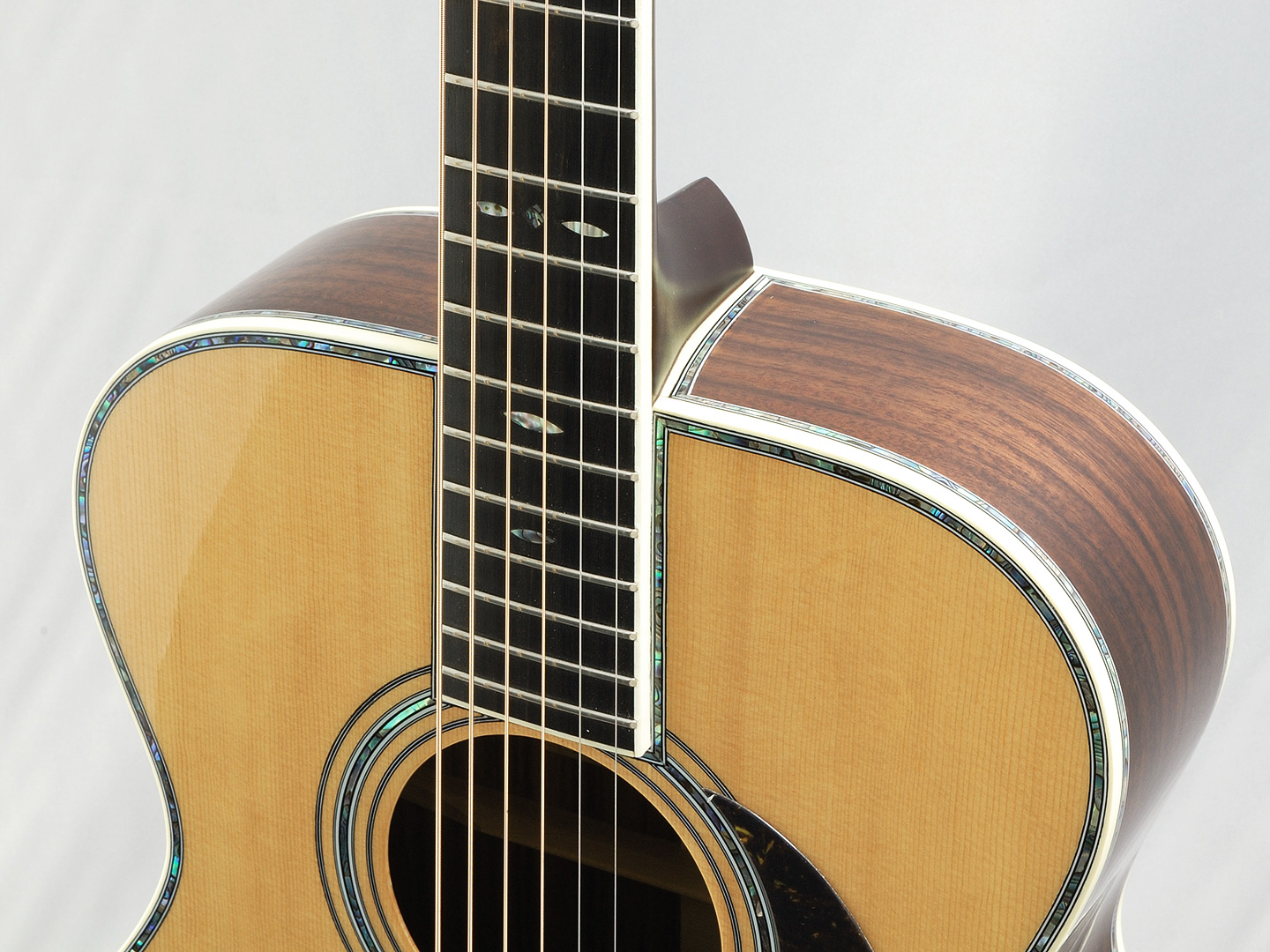 Cat'sEyes/CE185 【驚異的なのボディ鳴りと厚みのあるサウンド